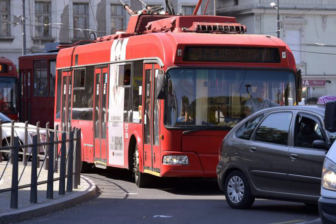 Beograđani, izbegavajte ovaj deo grada: Trolejbuska mreža na Studentskom trgu pukla, ne rade linije 28, 29 i 41!