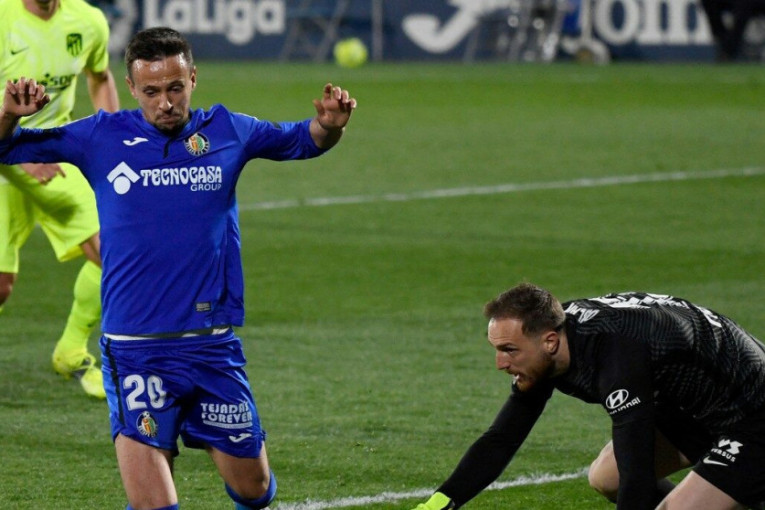 Hetafe zaustavio Atletiko Madrid, Benzema spasavao Real Madrid