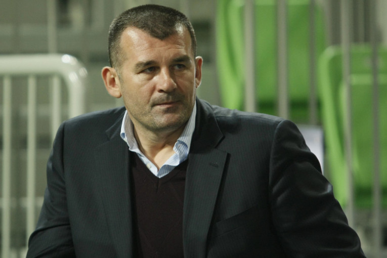 Da li je veliko prijateljstvo sa Zoranom Savićem dovoljno da Ćavi Paskval sedne na klupu Partizana? Direktor crno-belih nema dilemu