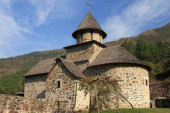 Srednjovekovni duhovni biseri: Manastiri Dubrava i Uvac čuvaju tajne srpske istorije (FOTO)
