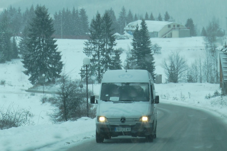 Palo pola metra novog snega u Novoj Varoši: Zavejano nekoliko sela, saobraćaj normalizovan