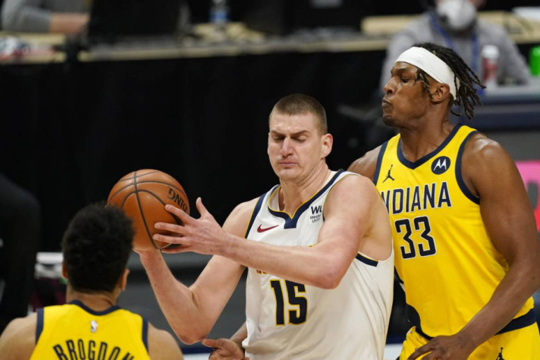 Čudo neviđeno: Jokić postao rekorder kluba, pa se rastužio zbog snega (VIDEO)