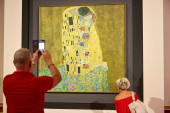 Šta se krije iza jedne od najpoznatijih slika na svetu: Kontroverzni Klimtov „Poljubac“
