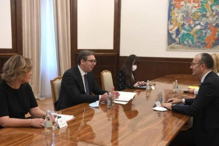 Predsednik Vučić razgovarao sa Semom Fabricijem: Cilj Srbije je otvaranje novih poglavlja (FOTO)