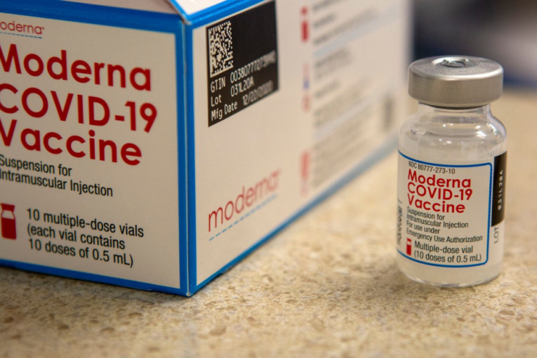 „Moderna“ počela da testira vakcinu protiv kovida među decom