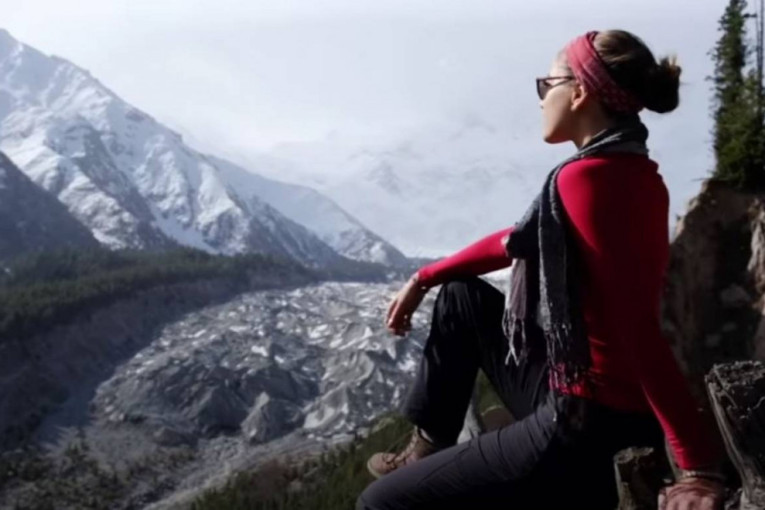 Leksi Alford ima 21 godinu i pečate svih zemalja u svom pasošu