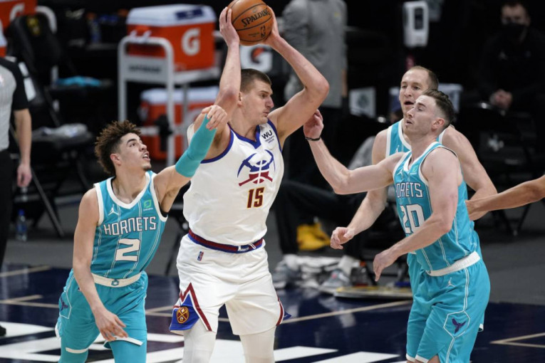 Novi dan, novi tripl-dabl: Jokićev istorijski broj - 228 (VIDEO)