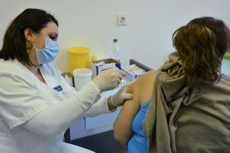 Premijerkin tim objavio najvažniju vest: Istraživali su u Srbiji i vakcina protiv korone "radi"!