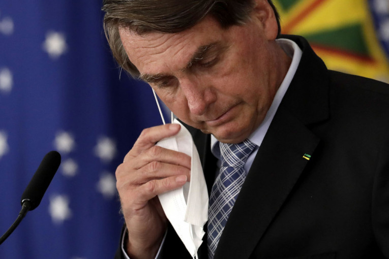 Najveća kriza otkako je Bolsonaro na vlasti: Zdravstveni sistem u Brazilu pred pucanjem, vojni vrh podneo ostavku