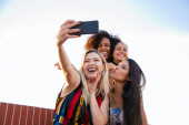 Ljudi koji objavljuju puno selfija mogli bi da imaju ozbiljne psihičke probleme, tvrde naučnici