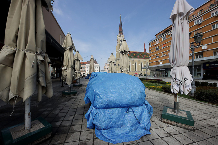 Čeka nas novo zaključavanje? Krizni štab bira između oštrijih mera i delimičnog popuštanja