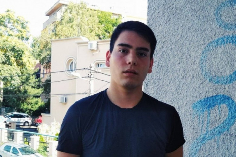 Nestalom mladiću i dalje nema traga: Lazar (19) poslednji put viđen 17. marta u Vranju, policija proverava nove informacije (FOTO)