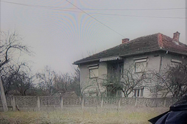 Ovo je kuća užasa u Barajevu: Vladan pucao sinu (24) u glavu dok je spavao, komšije u šoku!