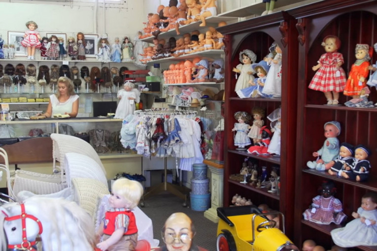 Od plastike do porcelana, sidnejski „hirurzi za lutke“ popravljaju porodično blago koje se čuva generacijama