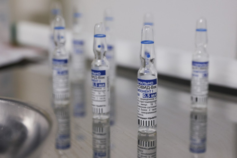 Prvi u jugoistočnoj Evropi: Proizvodnja ruske vakcine u Srbiji počinje za mesec dana
