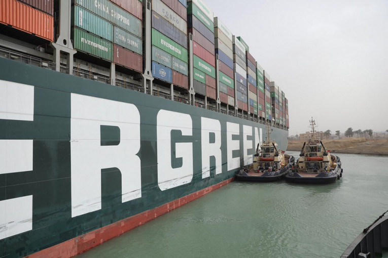Novi kolaps ili miran prolaz: Brod koji je blokirao kanal ponovo u Suecu