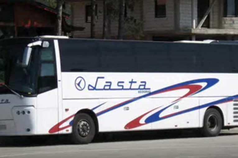 Šta se dešavalo u Lastinom autobusu, okruženom policijom?! Putnici pobegli, vozači savladali Kahrovića - ovako je tekla drama!