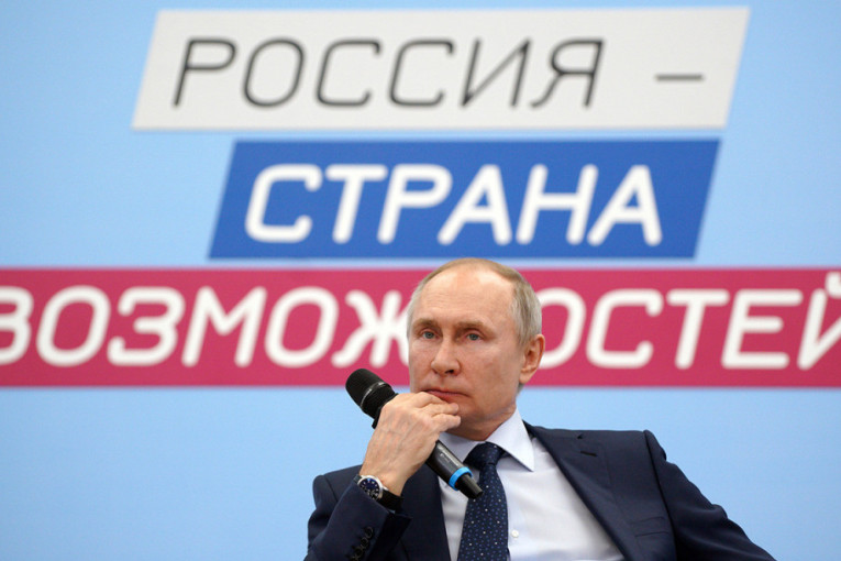 Putin obrazložio zašto se nije vakcinisao pred kamerama: "Ako neko želi da lažira, to nije teško!"