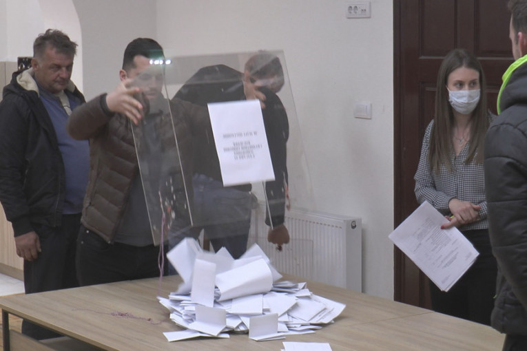 Zatvorena biračka mesta: Zaječar i Kosjerić podržali SNS
