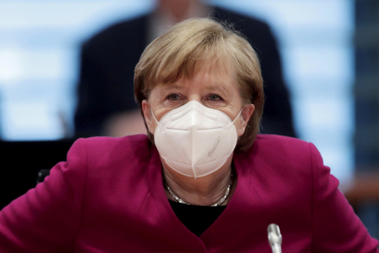 Vakcinisala se Angela Merkel: Izabrala je "sporno" cepivo