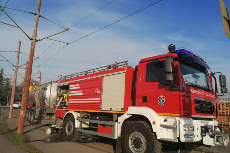 Somborski vatrogasci učestvovali u filmskoj akciji: Sprečeno samoubistvo na Staparskom putu
