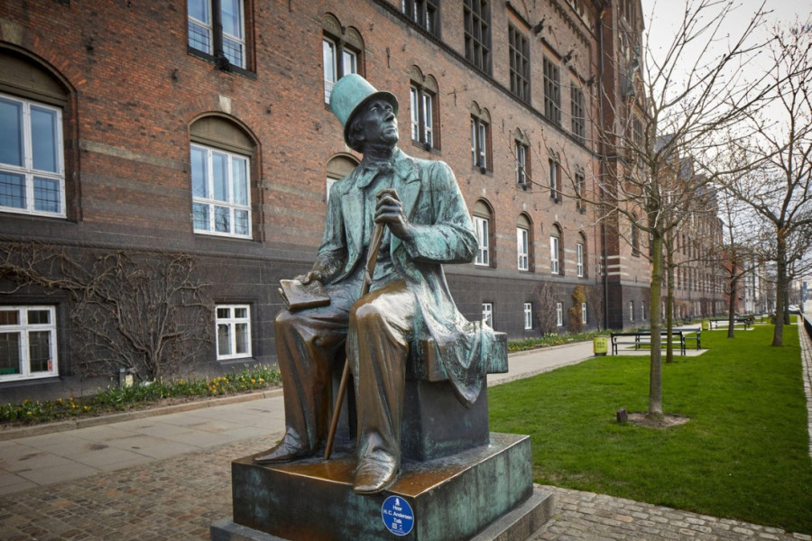 Pre 150 godina umro je Hans Kristijan Andersen: Njegova majka je uradila nešto što mu je odredilo sudbinu (FOTO)