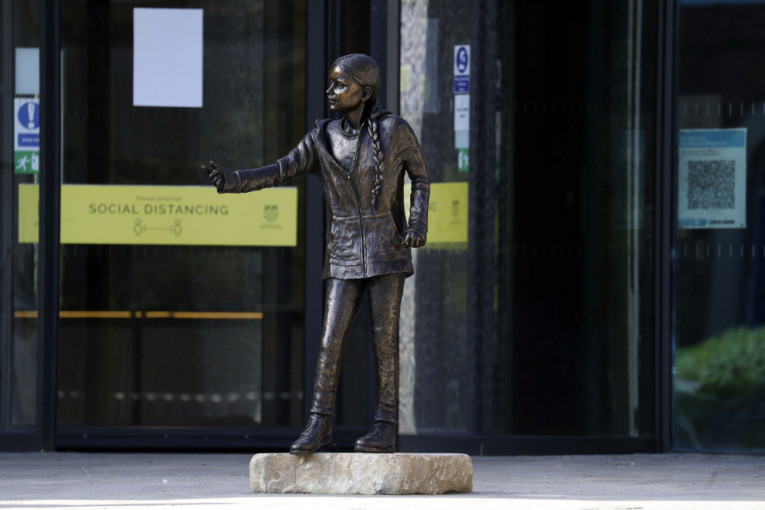Razbesneli studente i izazvali neočekivane reakcije: Britanci izdvojili pozamašnu svotu za statuu Grete Tunberg