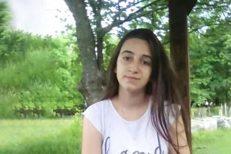Nestala devojčica (14) u Kragujevcu: Ako je vidite odmah zovite policiju (FOTO)