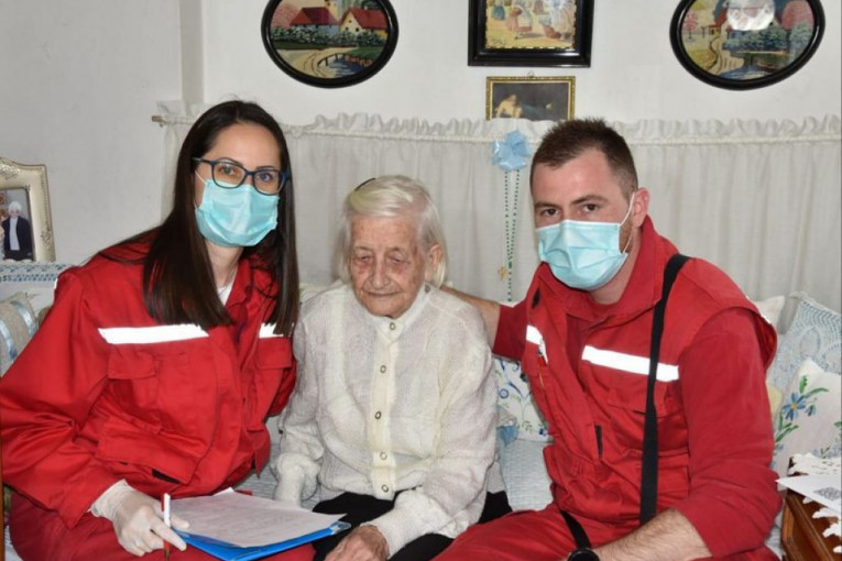 "Baka za primer": Kovač (107), najstarija Srpkinja iz Novog Sada koja je primila obe doze vakcine