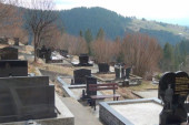 Groblje zadaje velike muke žiteljima Nove Varoši: Nemaju kapelu, tela pokojnika do sahrane borave u kućama i stanovima (FOTO)