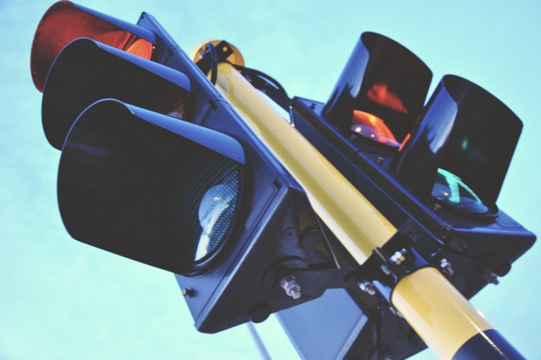 "Pametni" semafori na svakom koraku: Smanjiće gužve, potrošnju goriva i zagađenje, ali i doneti nova pravila za vozače i pešake