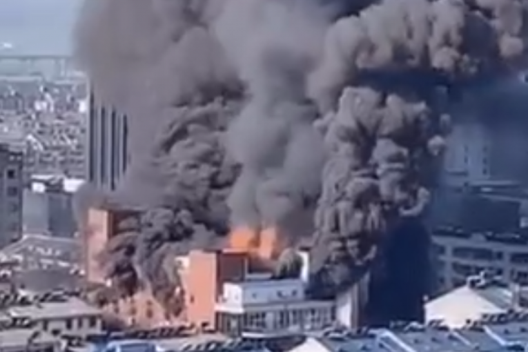 Veliki požar u tržnom centru u Kini: Stradale četiri osobe (VIDEO)