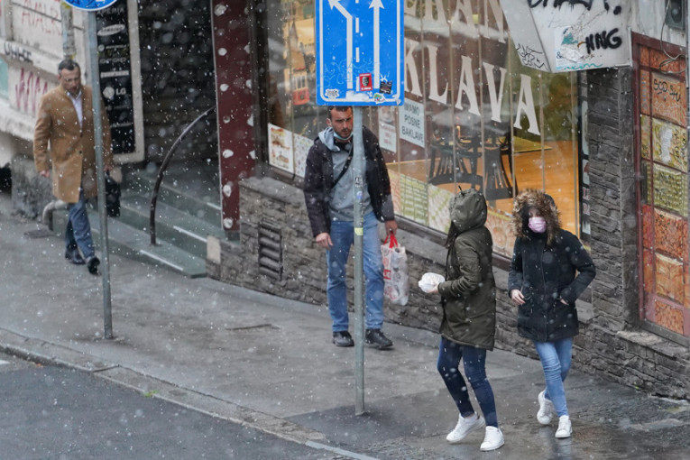 Sneg pada i u Beogradu: Poznato kada će pahulje prestati da padaju (FOTO+VIDEO)