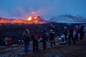 Vulkani podstiču turizam:  Prošlog vikenda je 5.000 ljudi želelo da posmatra erupciju vulkana na Islandu