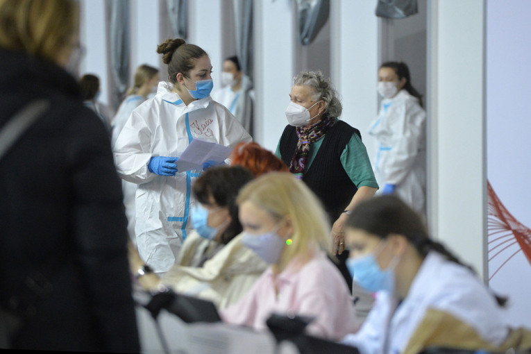 U Hali 11 Beogradskog sajma vakcinacija danas do 20 časova: Zakazivanje za Fajzer nije potrebno