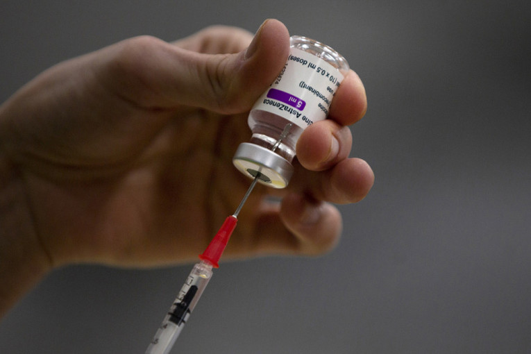 Australija nastavlja kontrolu: Prvi smrtni slučaj primaoca AstraZenekine vakcine