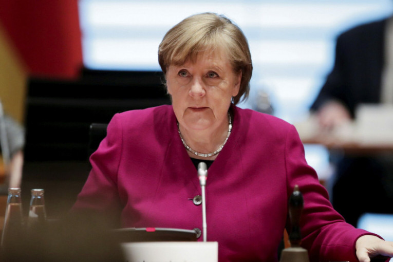 Merkelova pozvala Putina zbog napetosti na granici sa Ukrajinom: Zahtevala od njega da smanji broj vojnika
