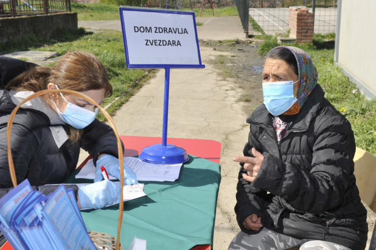 Otvoren mobilni punkt za vakcinaciju u Orlovom naselju u Mirijevu (FOTO)