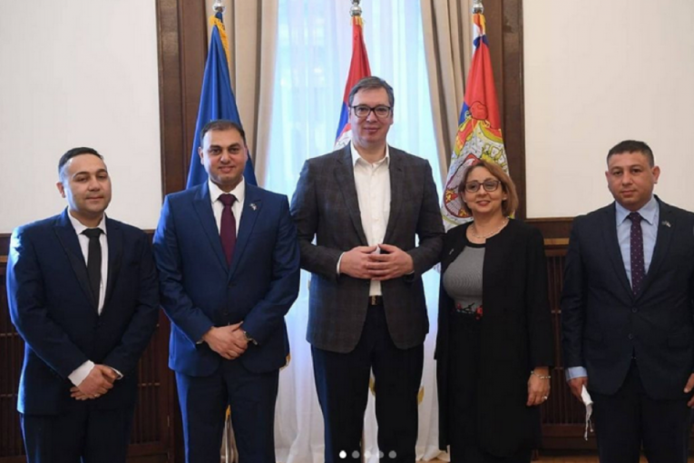 Vučić sa sastao sa predstavnicima nacionalnog Saveta romske nacionalne manjine: Predsednik čestitao Svetski dan Roma (FOTO)
