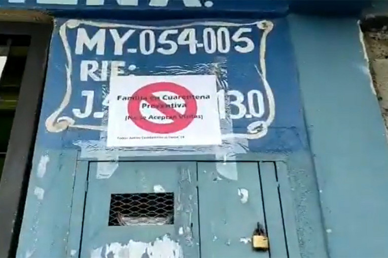 SKANDAL: Gradonačelnik obeležio kuće obolelih od korone! Šta kažete na ovaj potez? (FOTO/VIDEO)