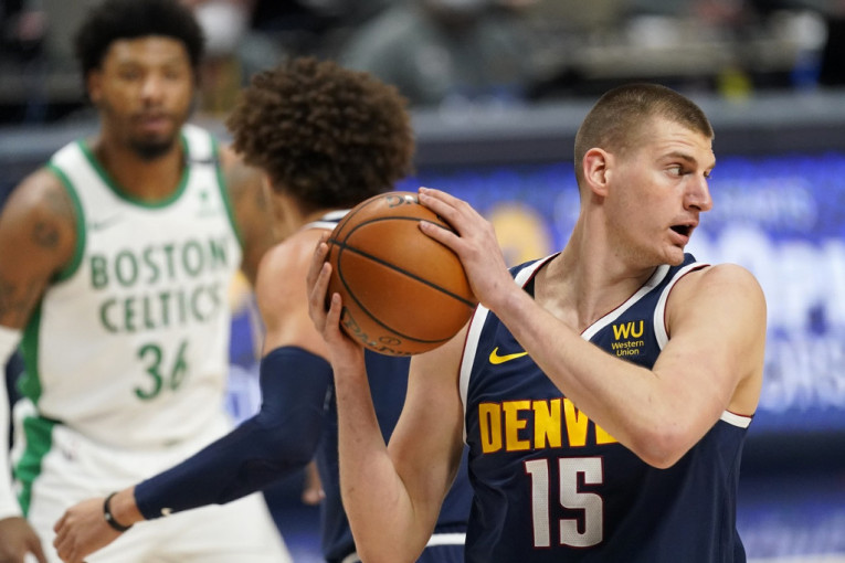 Ni Jokićev tripl-dabl nije bio dovoljan: Denver poklonio pobedu, postigli samo osam poena u četvrtoj četvrtini