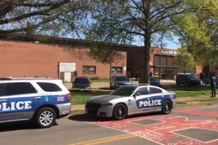Pucnjava u srednjoj školi u SAD:  Upucano više ljudi, među njima i policajac (FOTO+VIDEO)
