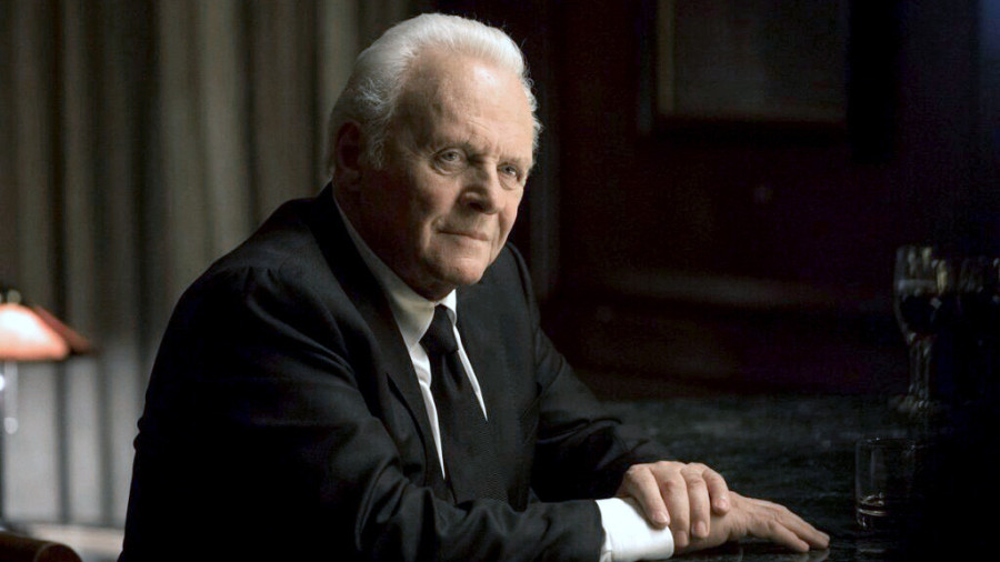 Entoni Hopkins ponovo oduševio pratioce na mrežama: Božićni ples uz čuvenu pesmu (VIDEO)