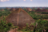 Čudo prirode na Filipinima: Čokoladno brdo za nauku je i danas misterija