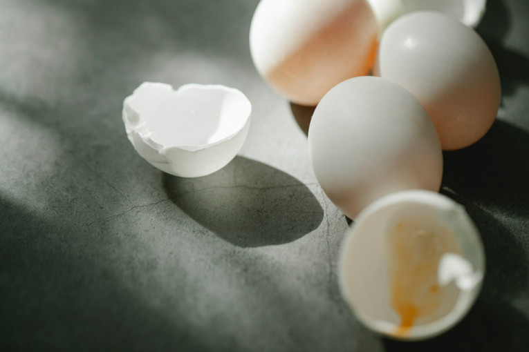 Ukoliko ste alergični ili ih nemate pri ruci: Ovo su idealne zamene za jaja, koja igraju važnu ulogu u pečenju testa i kolača
