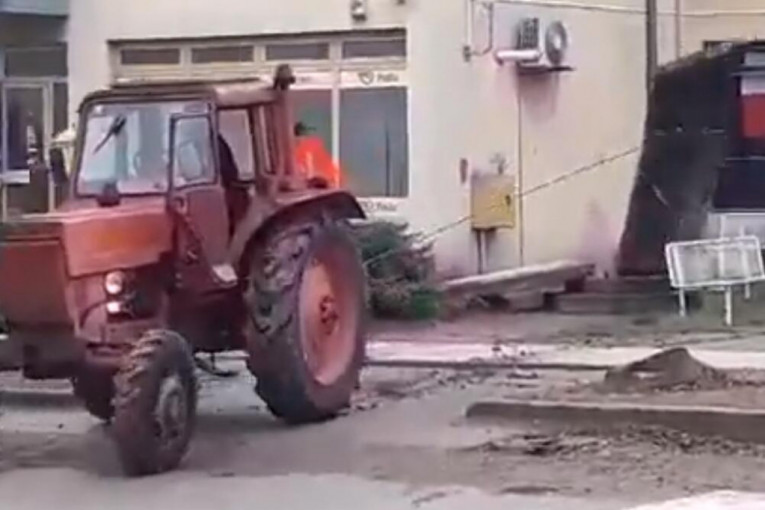 Skandalozno! Uz pomoć traktora srušili spomenik partizanima u Hrvatskoj, vikali "Evo vam, četnici" (VIDEO)