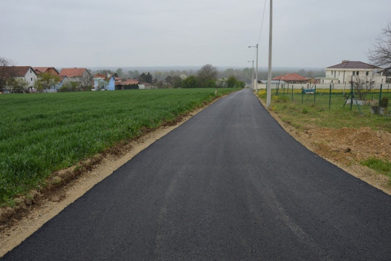 Postavljen asfalt: Završeni radovi na izgradnji ulice u Ostružnici
