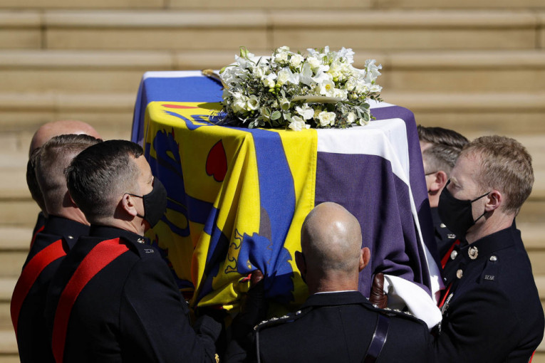 Kovčeg princa Filipa prekriven posebnom zastavom: Šta tačno ona predstavlja