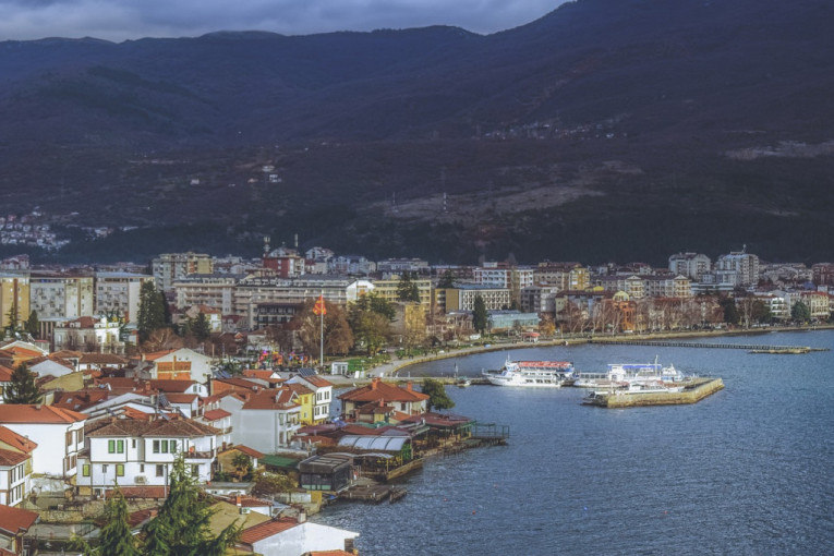 Za Srbe besplatan parking u Ohridu: U znak zahvalnosti zbog donacije vakcina
