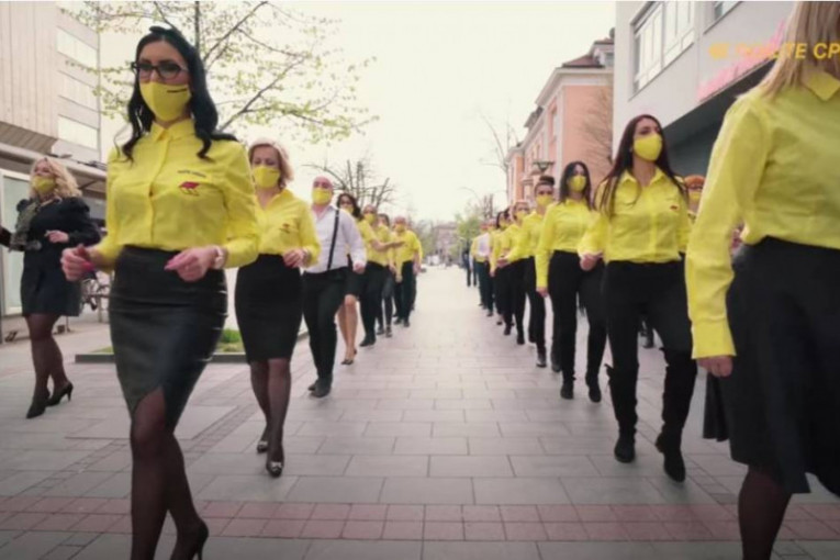 Radnici Pošte Srpske u globalnom plesnom izazovu: Ispred poslovnice u Banjaluci igrali i snimili spot